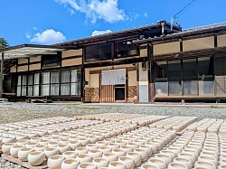 宿泊施設横には陶芸工房もございます。